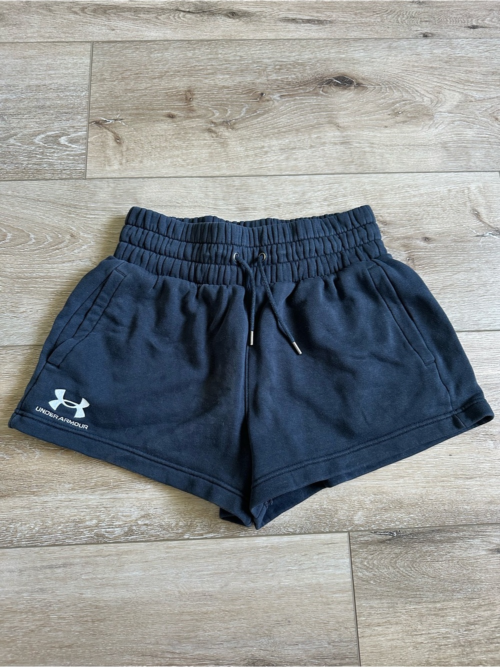Under Armour Women's Black Elastic Waist Athletic Shorts